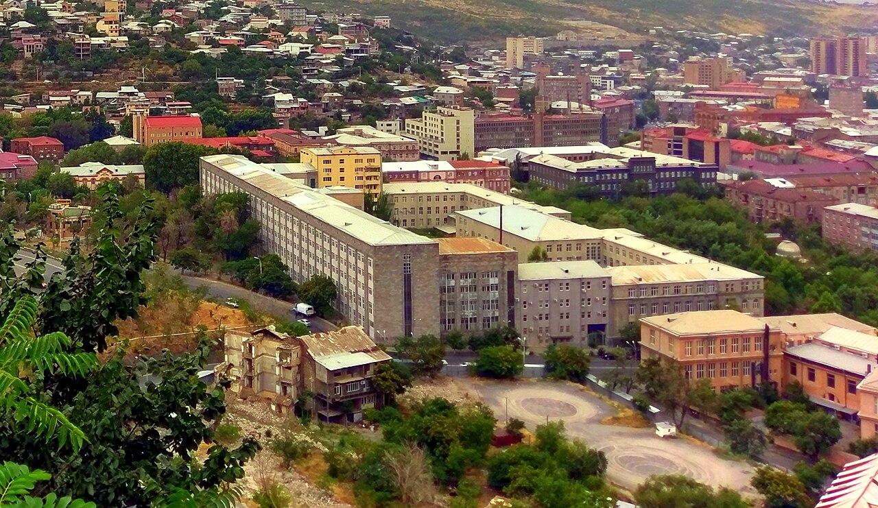 دانشگاه دانشگاه ملی کشاورزی ارمنستان در شهر ایروان کشور ارمنستان — پردیس اصلی و فضای دانشگاه